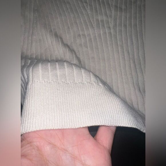 Michael Stars Cream Ribbed Silk Blend Mock Neck Sweater Vest Size Medium EUC - Picture 4 of 9
